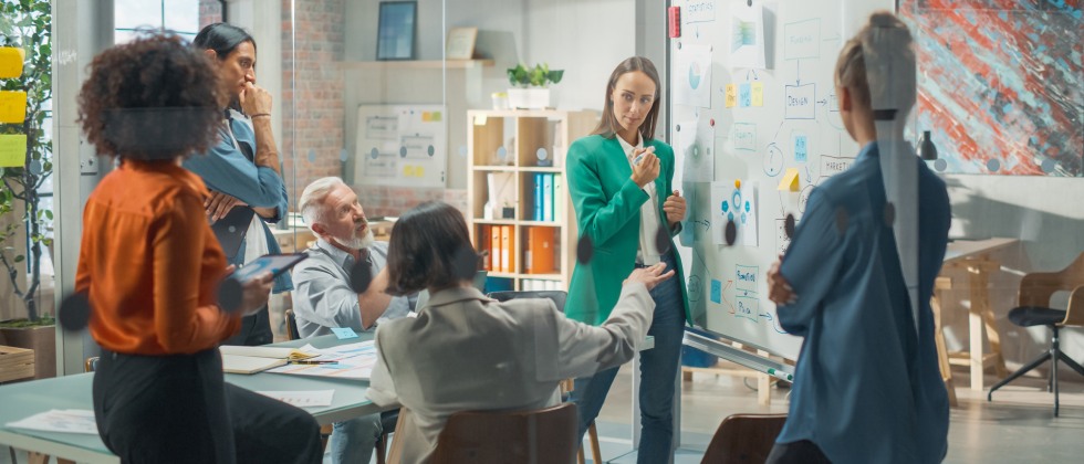 Management students collaboration